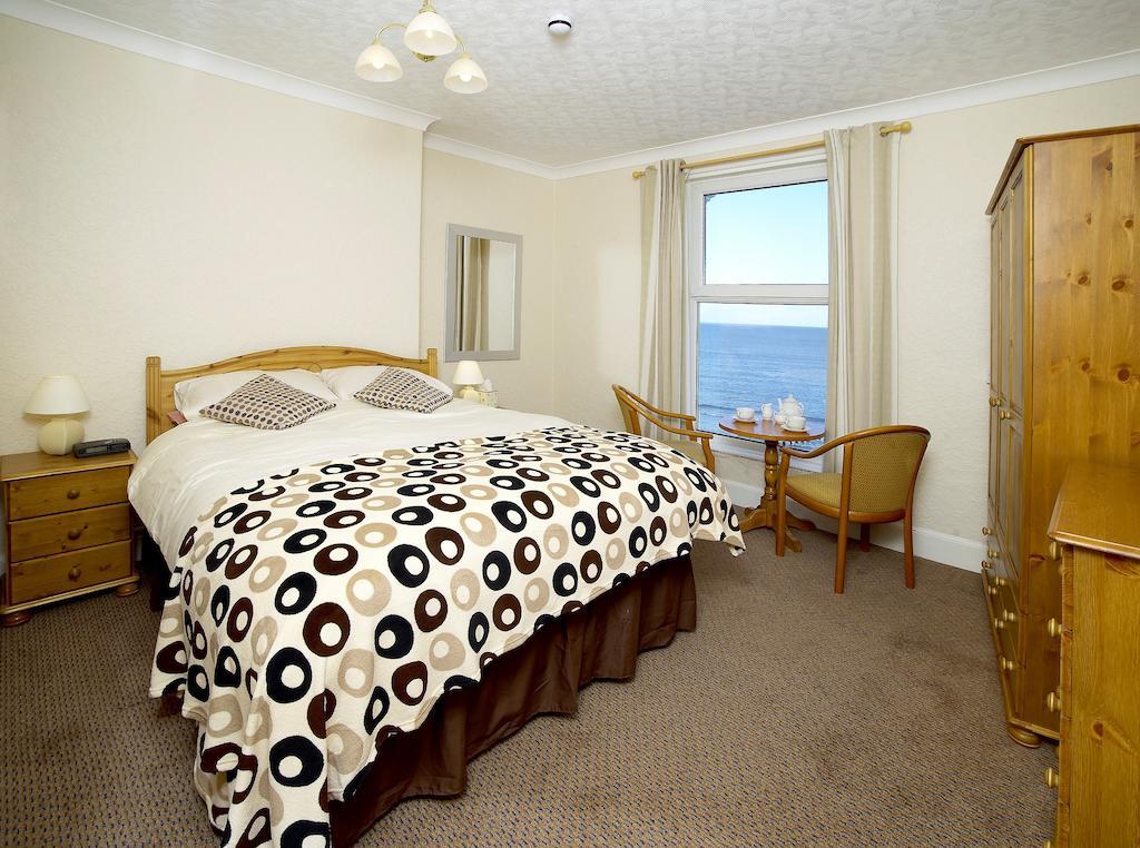 Отель The London Seafront Бринлингтон Номер фото