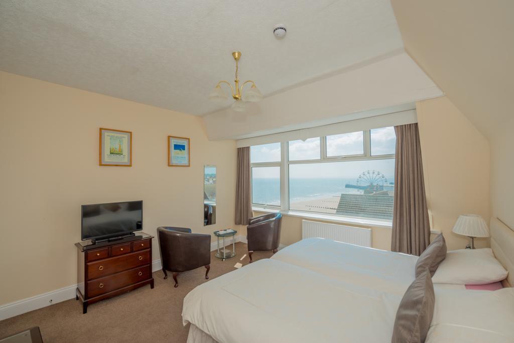 Отель The London Seafront Бринлингтон Экстерьер фото